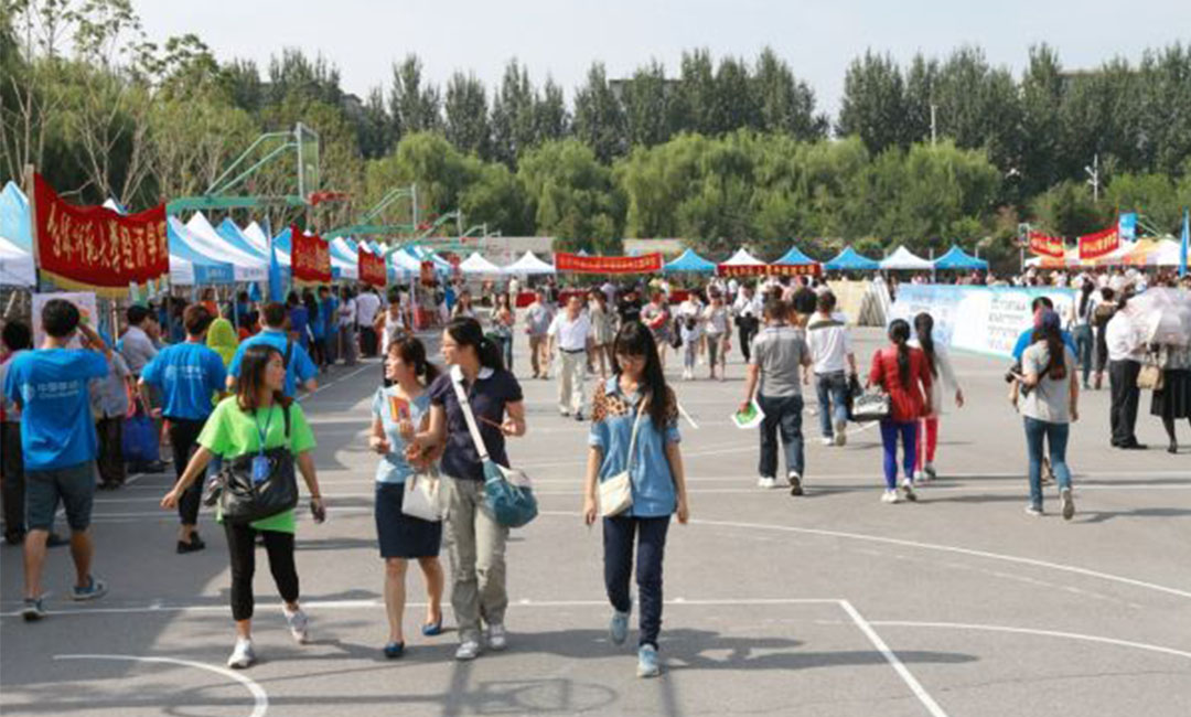 泸州汇华学院新生招商活动策划